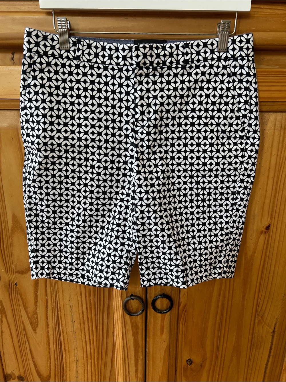 Banana Republic Bermuda Shorts Black and White Geometric Flat Cotton